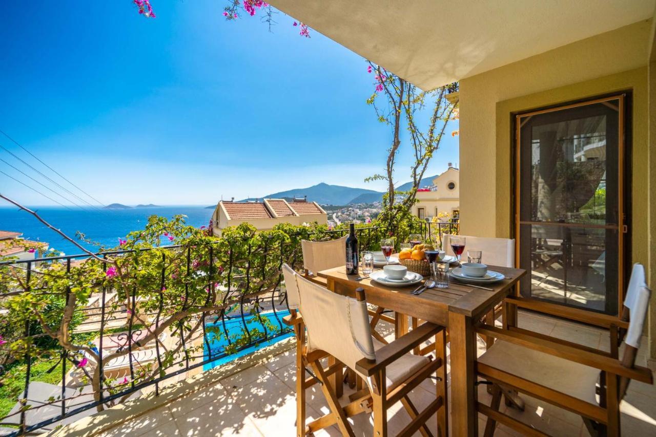 Azure Apartment With Sea View In カルカン エクステリア 写真