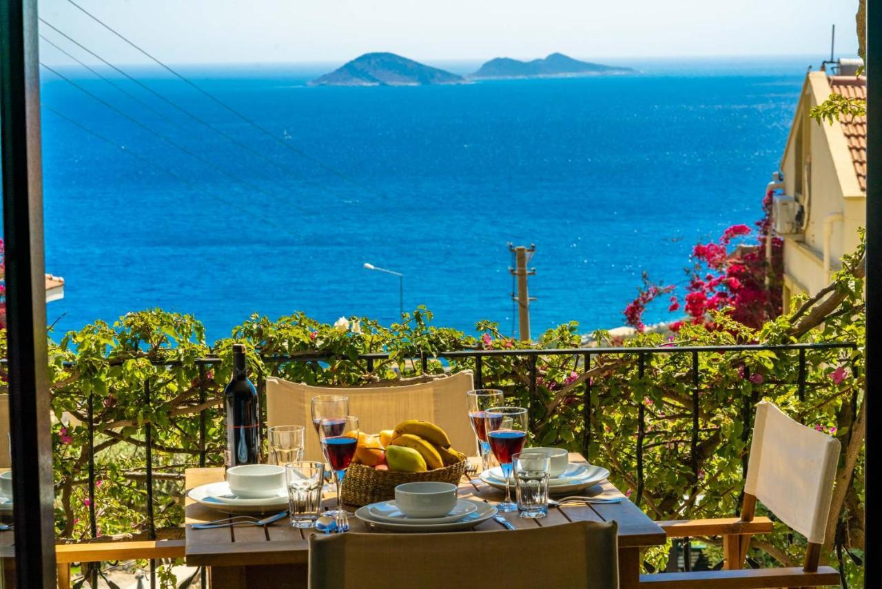 Azure Apartment With Sea View In カルカン エクステリア 写真