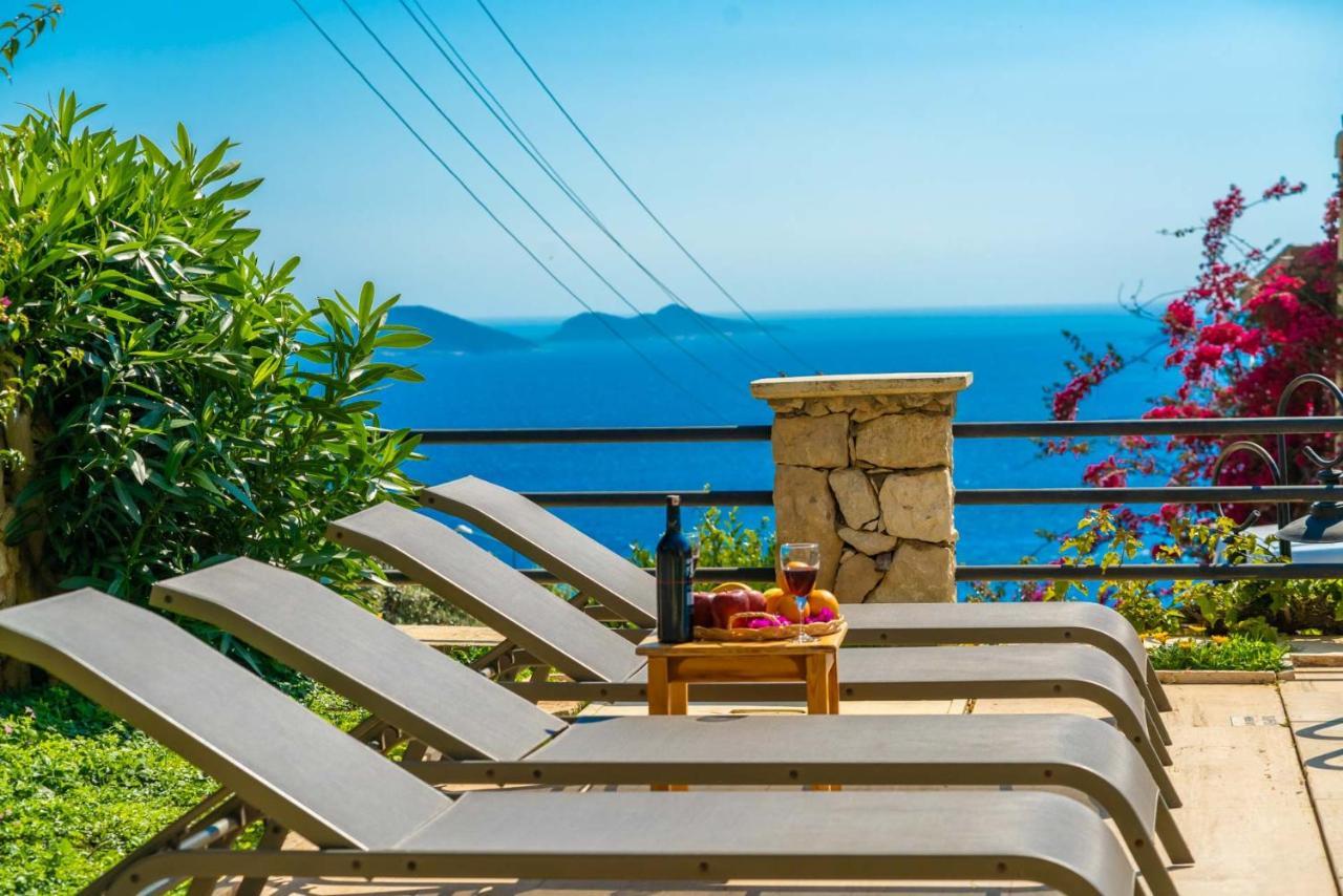 Azure Apartment With Sea View In カルカン エクステリア 写真