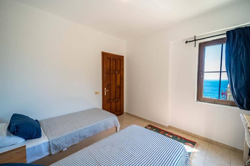 Azure Apartment With Sea View In カルカン エクステリア 写真