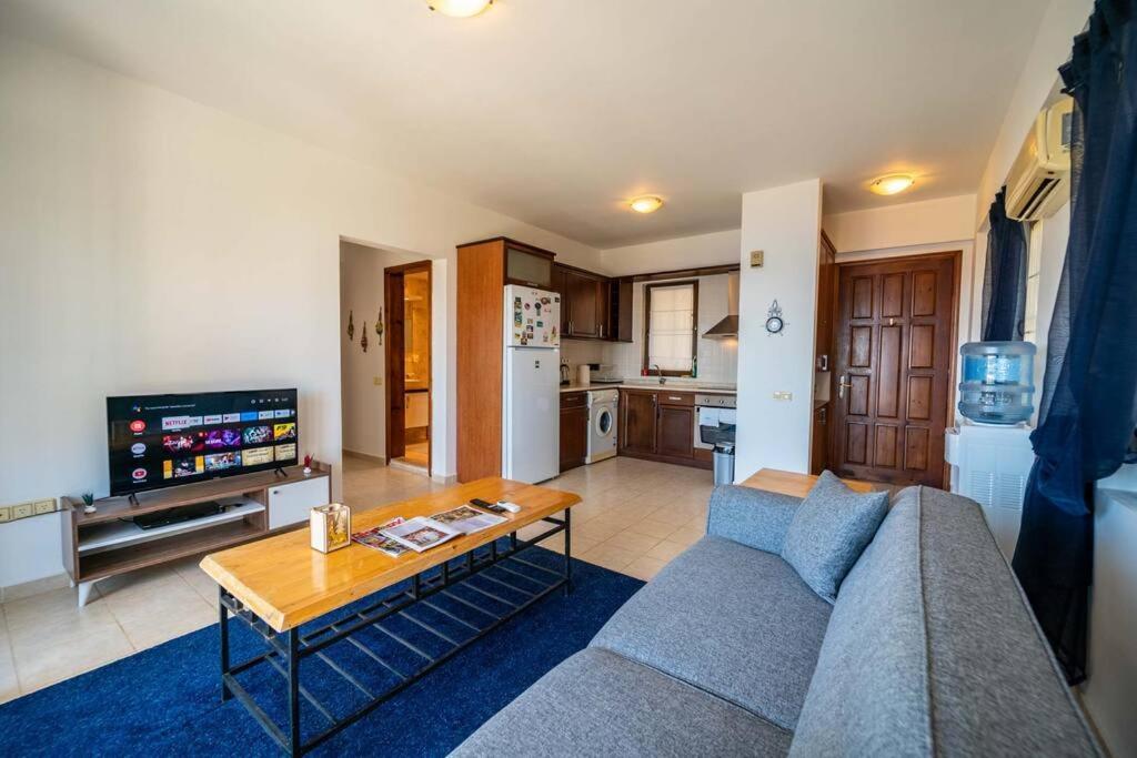 Azure Apartment With Sea View In カルカン エクステリア 写真
