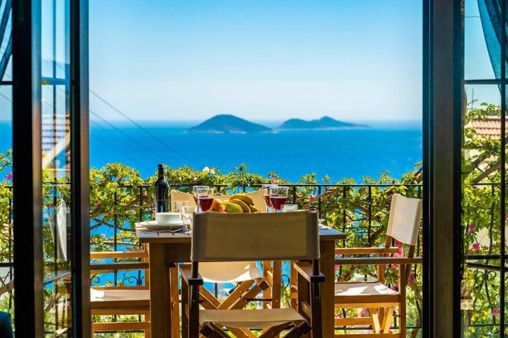 Azure Apartment With Sea View In カルカン エクステリア 写真