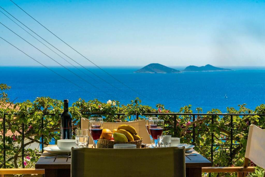 Azure Apartment With Sea View In カルカン エクステリア 写真