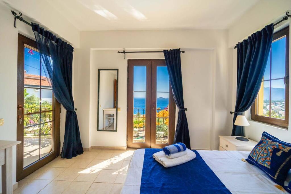 Azure Apartment With Sea View In カルカン エクステリア 写真